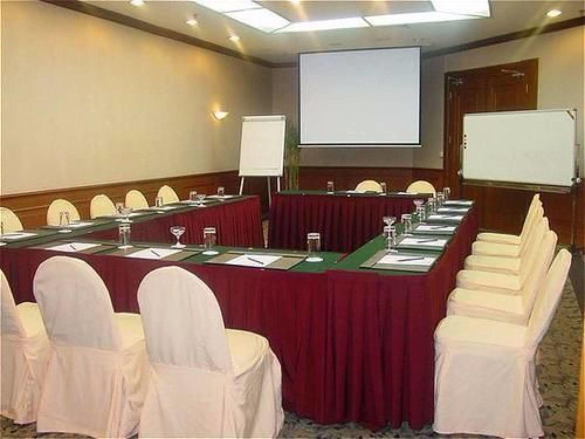 Holiday Inn Express Tianjin City Center Bagian luar foto